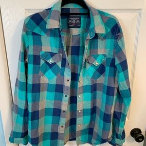 Men’s Medium American Eagle button down.